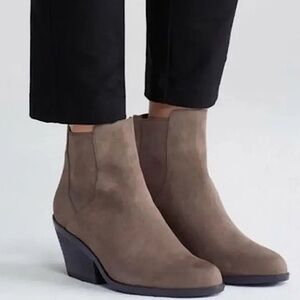 EILEEN FISHER PEER SHADOW TAUPE NUBUCK LEATHER CHELSEA STYLE ANKLE BOOT BOOTIE